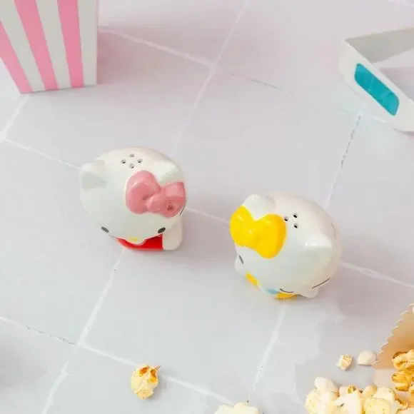 Hello kitty ceramic salt and pepper shaker set NEW never opened dinner ware - Picture 3 of 8